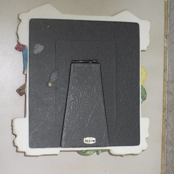 Unique Sunflower table top porcline picture frame, 6.5"x6", picture 2.5"x3.5" - Picture 4 of 4